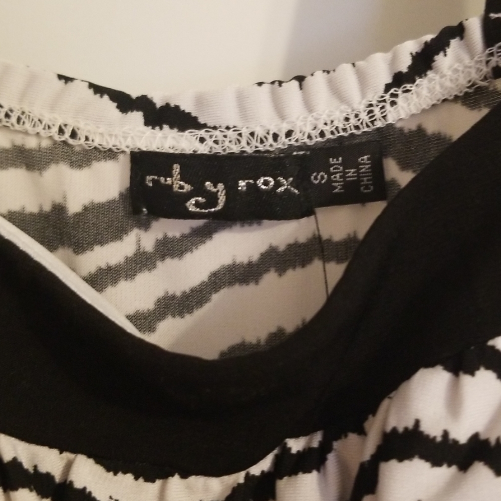 Ruby Rox Dress - Picture 5 of 7